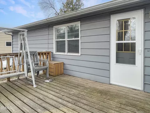 Exterior - 260 5th Ave S, Carrington, ND 58421 photo 2 of 4