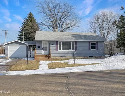 260 5th Ave S, Carrington, ND 58421