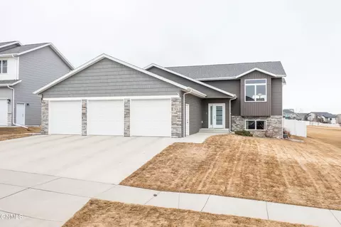 304 E Lasalle Dr, Bismarck, ND 58503