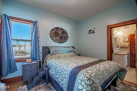 Bedroom - 6890 51st Ave SW, Carson, ND 58529 photo 2 of 7