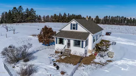 Exterior - 6890 51st Ave SW, Carson, ND 58529 photo 8 of 12