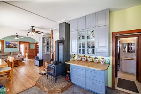 Kitchen - 6890 51st Ave SW, Carson, ND 58529 photo 1 of 7