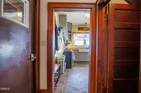 Entry Way - 6890 51st Ave SW, Carson, ND 58529 photo 3 of 4