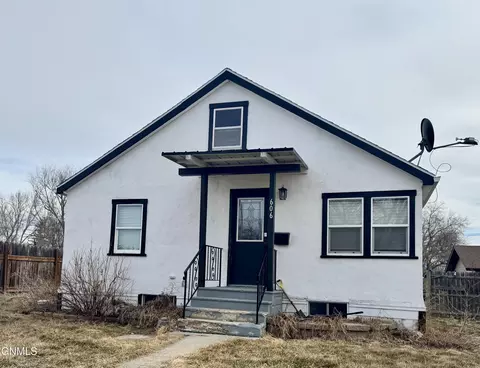 606 8th Ave W, Williston, ND 58801