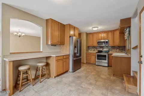 Kitchen - 1002 Turnpike Ave E, Bismarck, ND 58501 photo 1 of 3