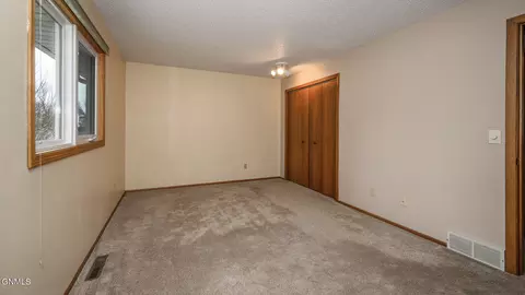 919 Turnpike Ave E, Bismarck, ND 58501 photo 21