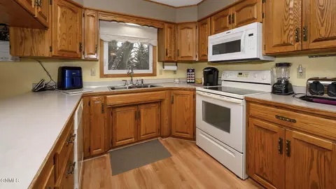 919 Turnpike Ave E, Bismarck, ND 58501 photo 16