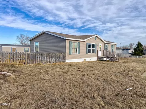 3816 22nd Ave W, Williston, ND 58801 photo 3