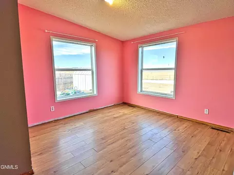 3816 22nd Ave W, Williston, ND 58801 photo 21