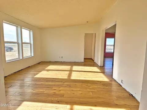 3816 22nd Ave W, Williston, ND 58801 photo 5