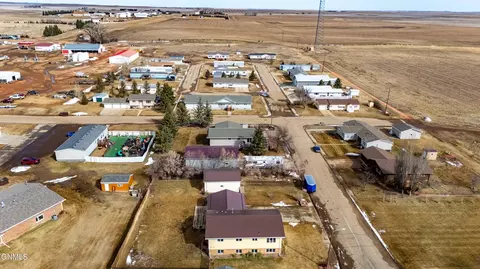 View/Area - 406 Meadow Ln, Mott, ND 58646 photo 9 of 11