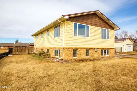 Exterior - 406 Meadow Ln, Mott, ND 58646 photo 4 of 5