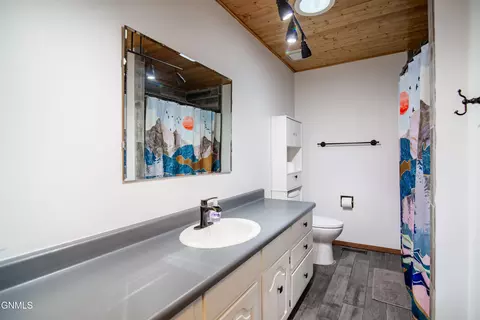 Bath - 406 Meadow Ln, Mott, ND 58646 photo 1 of 5
