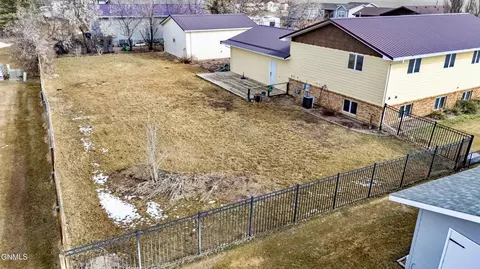 View/Area - 406 Meadow Ln, Mott, ND 58646 photo 2 of 11