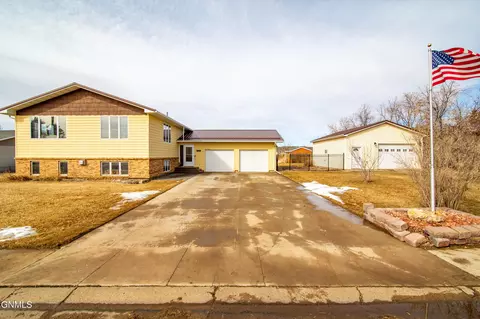 406 Meadow Ln, Mott, ND 58646