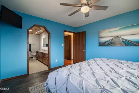 Bedroom - 406 Meadow Ln, Mott, ND 58646 photo 3 of 6