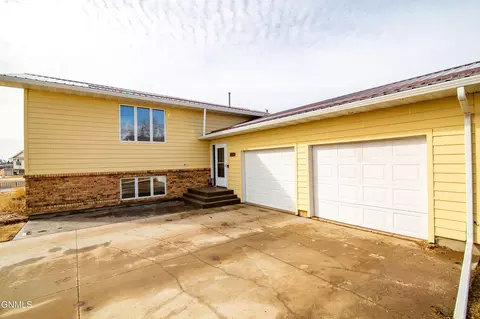 Exterior - 406 Meadow Ln, Mott, ND 58646 photo 3 of 5