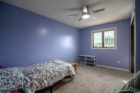 Bedroom - 406 Meadow Ln, Mott, ND 58646 photo 4 of 6