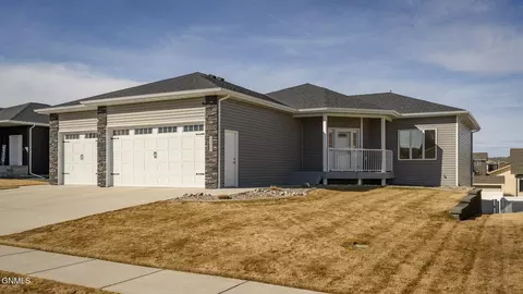 4808 Souris St, Bismarck, ND 58503