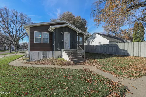 1000 N 9th St, Bismarck, ND 58501