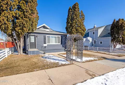 406 4th St W, Williston, ND 58801