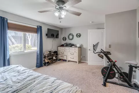 Bedroom - 4500 Sundancer Loop SE, Mandan, ND 58554 photo 2 of 5