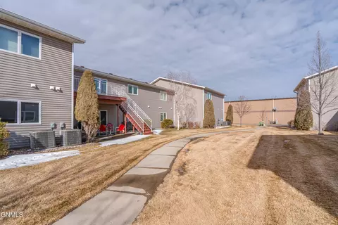 Exterior - 4500 Sundancer Loop SE, Mandan, ND 58554 photo 2 of 8
