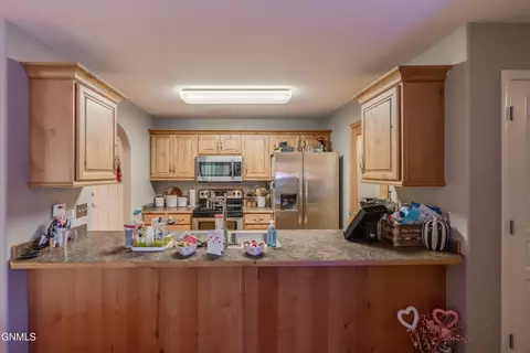 Kitchen - 4500 Sundancer Loop SE, Mandan, ND 58554 photo 7 of 8