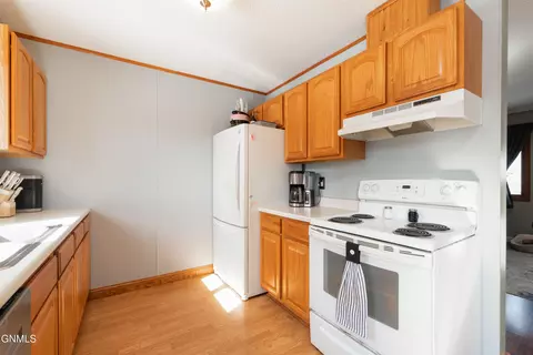 Kitchen - 21 Eckleson Rd, Lincoln, ND 58504 photo 2 of 2