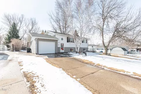 21 Eckleson Rd, Lincoln, ND 58504