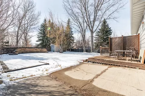 Exterior - 21 Eckleson Rd, Lincoln, ND 58504 photo 1 of 5