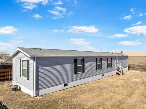 14291 Painted Woods Dr, Williston, ND 58801 photo 4