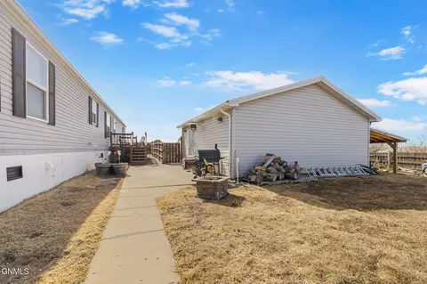 14291 Painted Woods Dr, Williston, ND 58801 photo 8