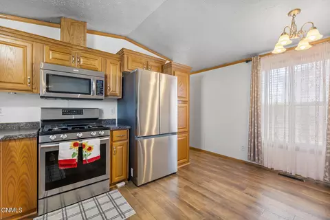 14291 Painted Woods Dr, Williston, ND 58801 photo 21