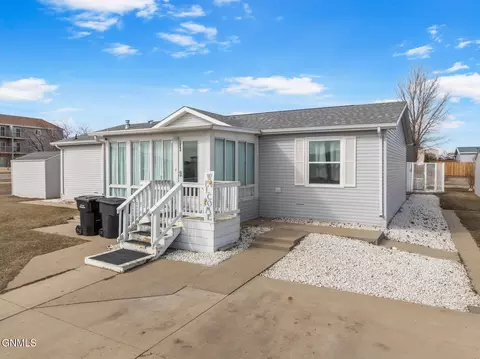 1826 31st St W, Williston, ND 58801