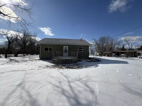 325 Monroe St, Fullerton, ND 58441
