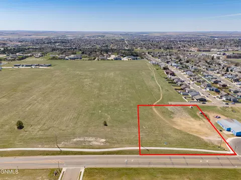 000 21st St E, Dickinson, ND 58601 photo 14