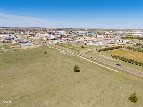 000 21st St E, Dickinson, ND 58601 photo 21