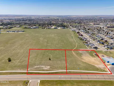 000 21st St E, Dickinson, ND 58601
