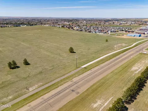 000 21st St E, Dickinson, ND 58601 photo 12
