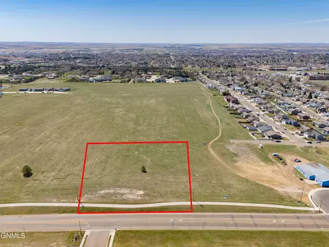000 21st St E, Dickinson, ND 58601 photo 13