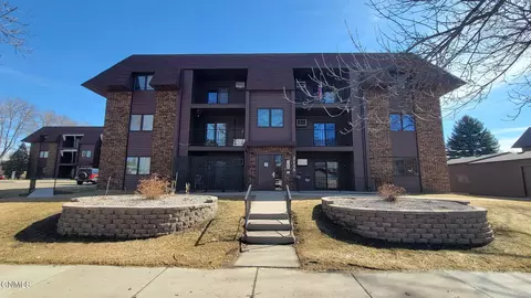 2135 Washington St N, Bismarck, ND 58501