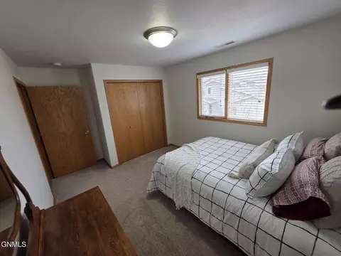 2120 Sundancer Loop SE, Mandan, ND 58554 photo 15