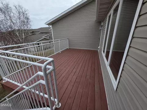 2120 Sundancer Loop SE, Mandan, ND 58554 photo 28