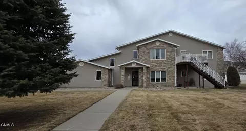 2120 Sundancer Loop SE, Mandan, ND 58554