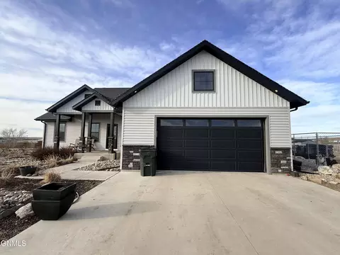 13351 Yellowstone Meadow St, Williston, ND 58801 photo 3
