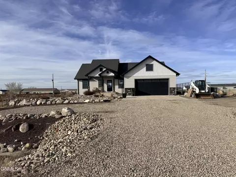 13351 Yellowstone Meadow St, Williston, ND 58801
