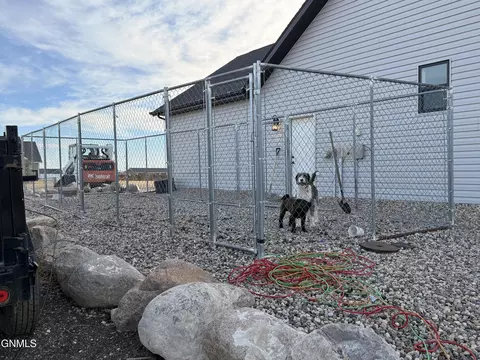 13351 Yellowstone Meadow St, Williston, ND 58801 photo 39
