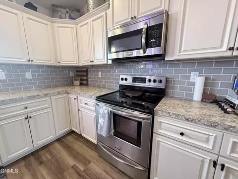 13351 Yellowstone Meadow St, Williston, ND 58801 photo 14