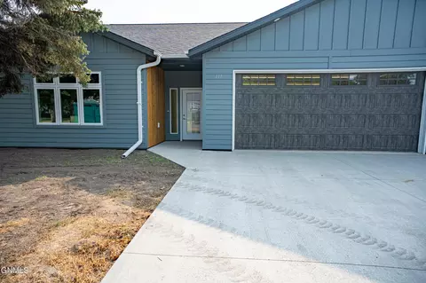 117 3rd St, Riverdale, ND 58565